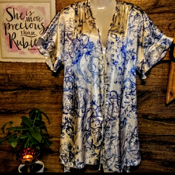 In Bloom Robe Size L Silky Priceless China NWOT - Picture 3 of 11